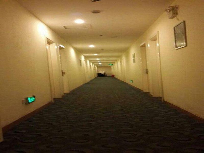 7 Days Inn Shanghai Xujiahui Caobao Road Subway Station Branch Xuhui Dış mekan fotoğraf