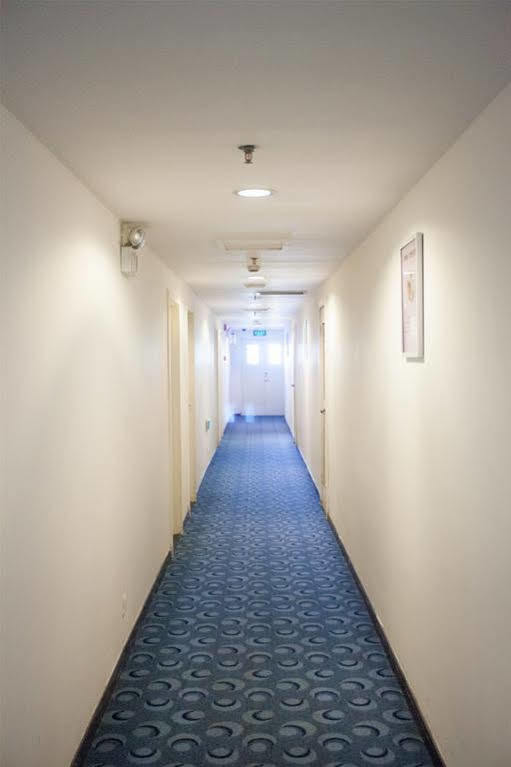 7 Days Inn Shanghai Xujiahui Caobao Road Subway Station Branch Xuhui Dış mekan fotoğraf